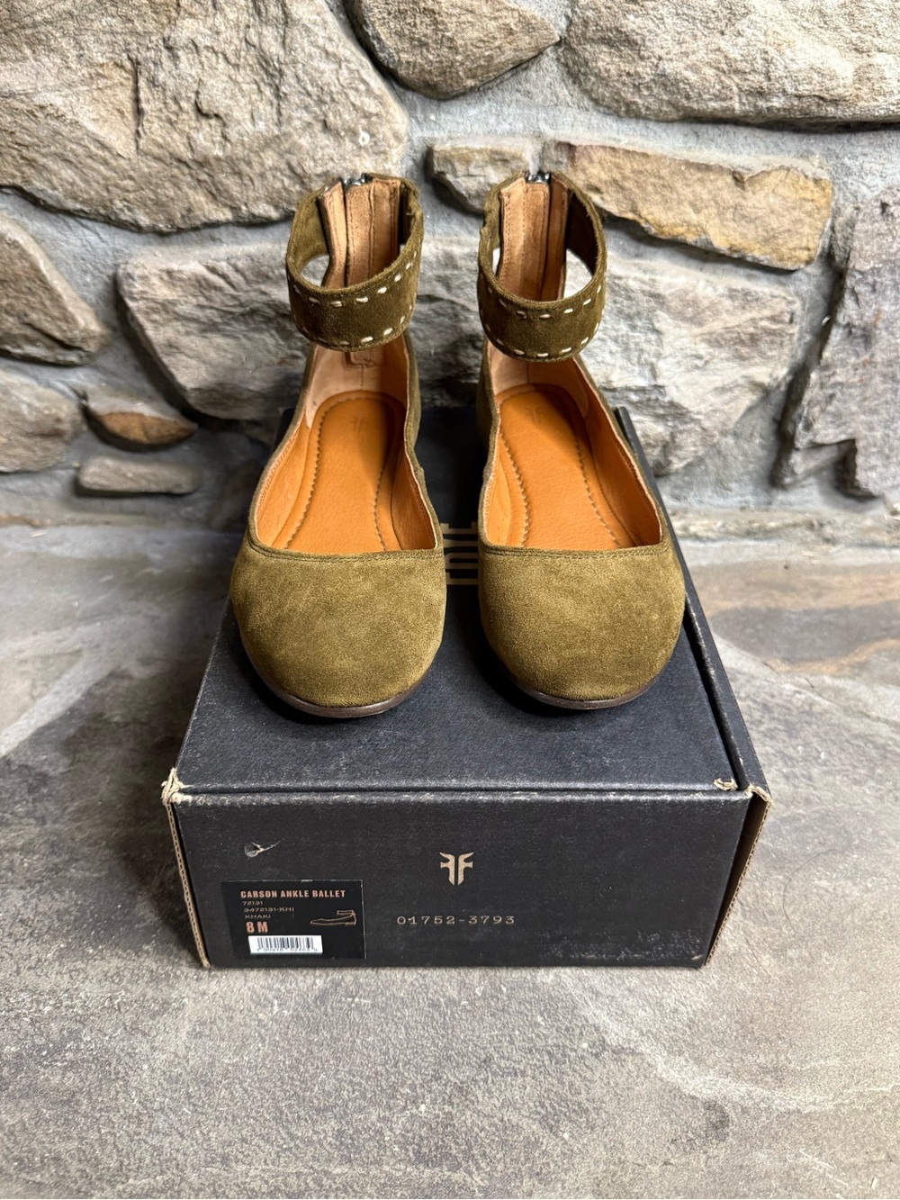 Frye Carson Flats - Picture 6 of 7